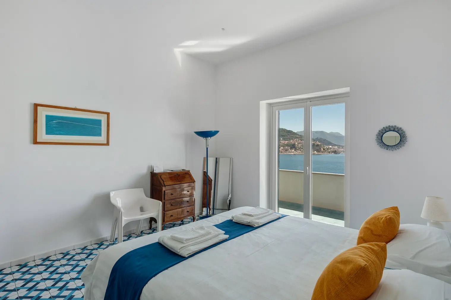 Room Eliana