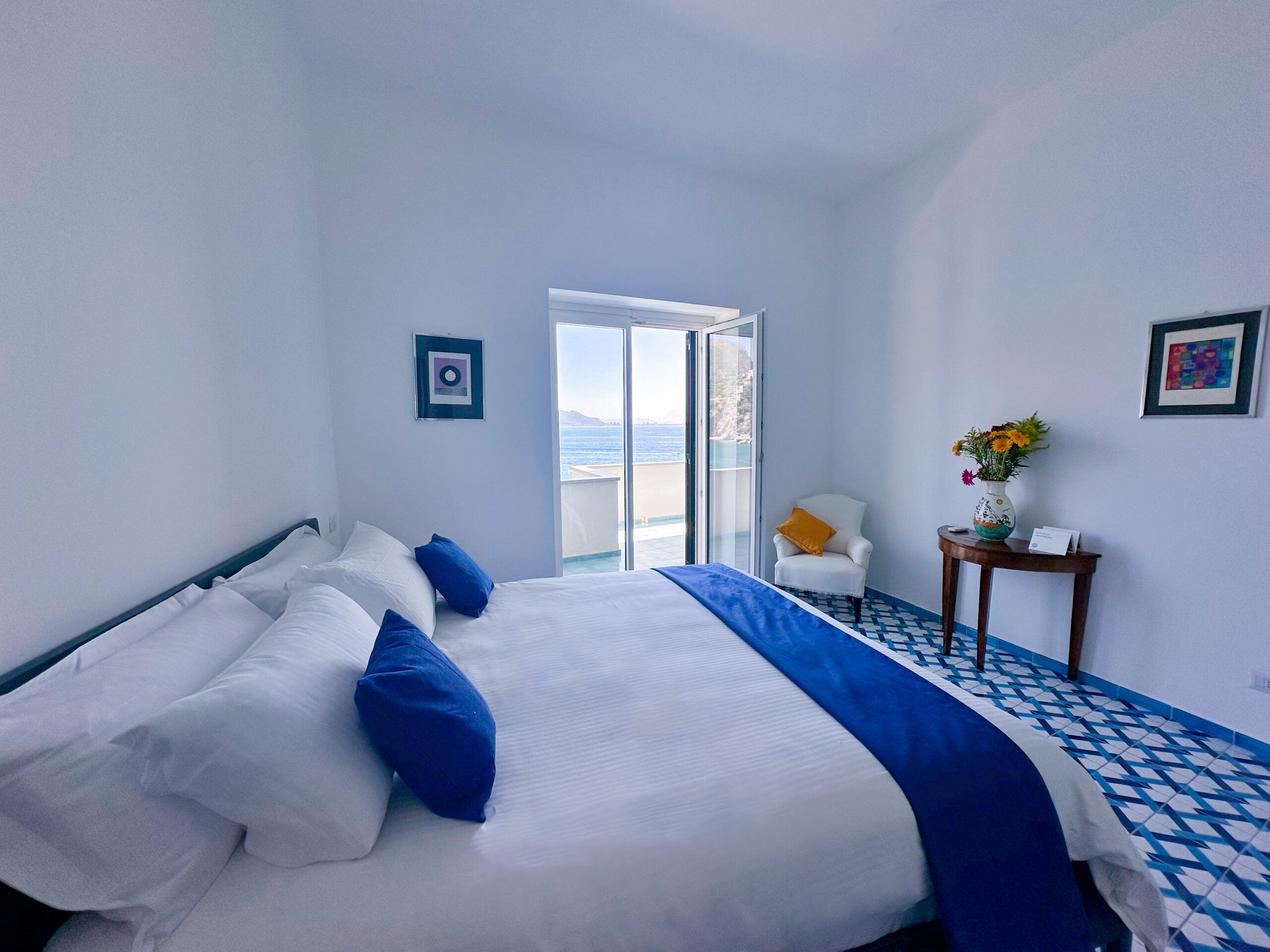 Room Mia